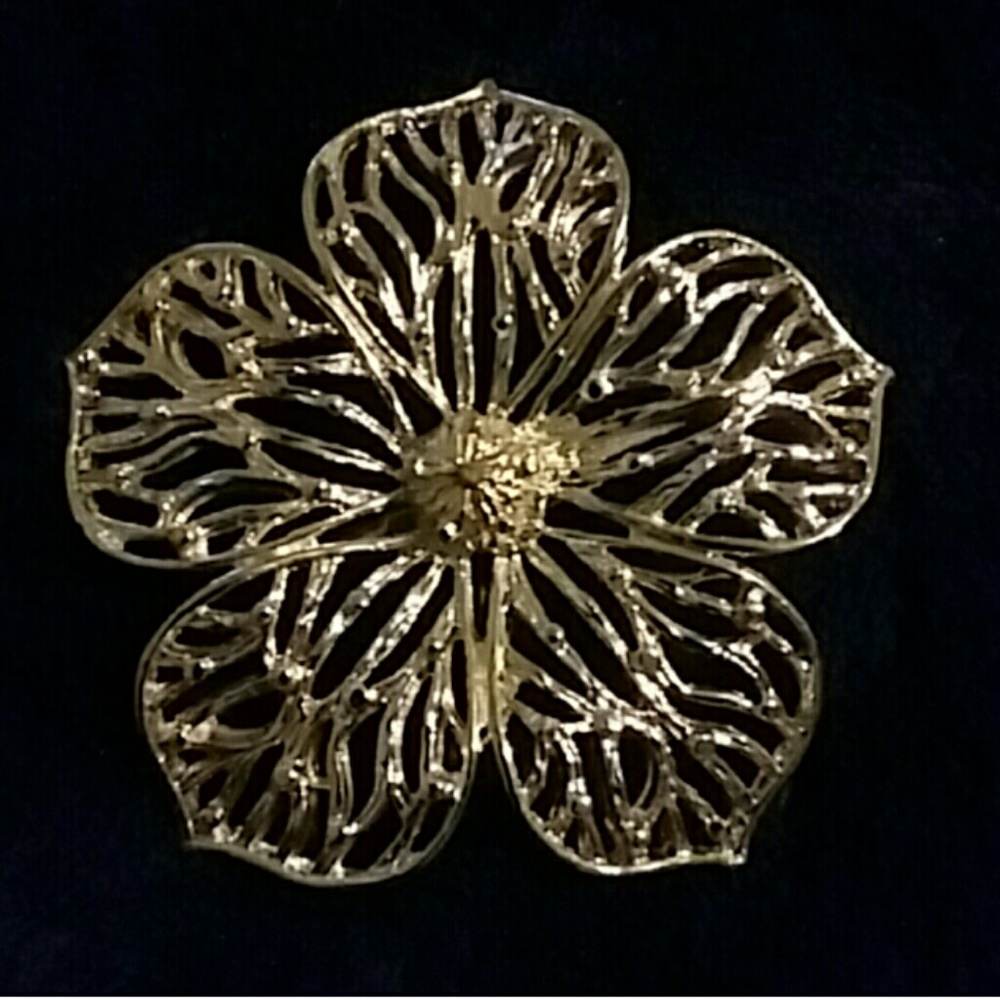 Tree Branch Designed Flower Brooch